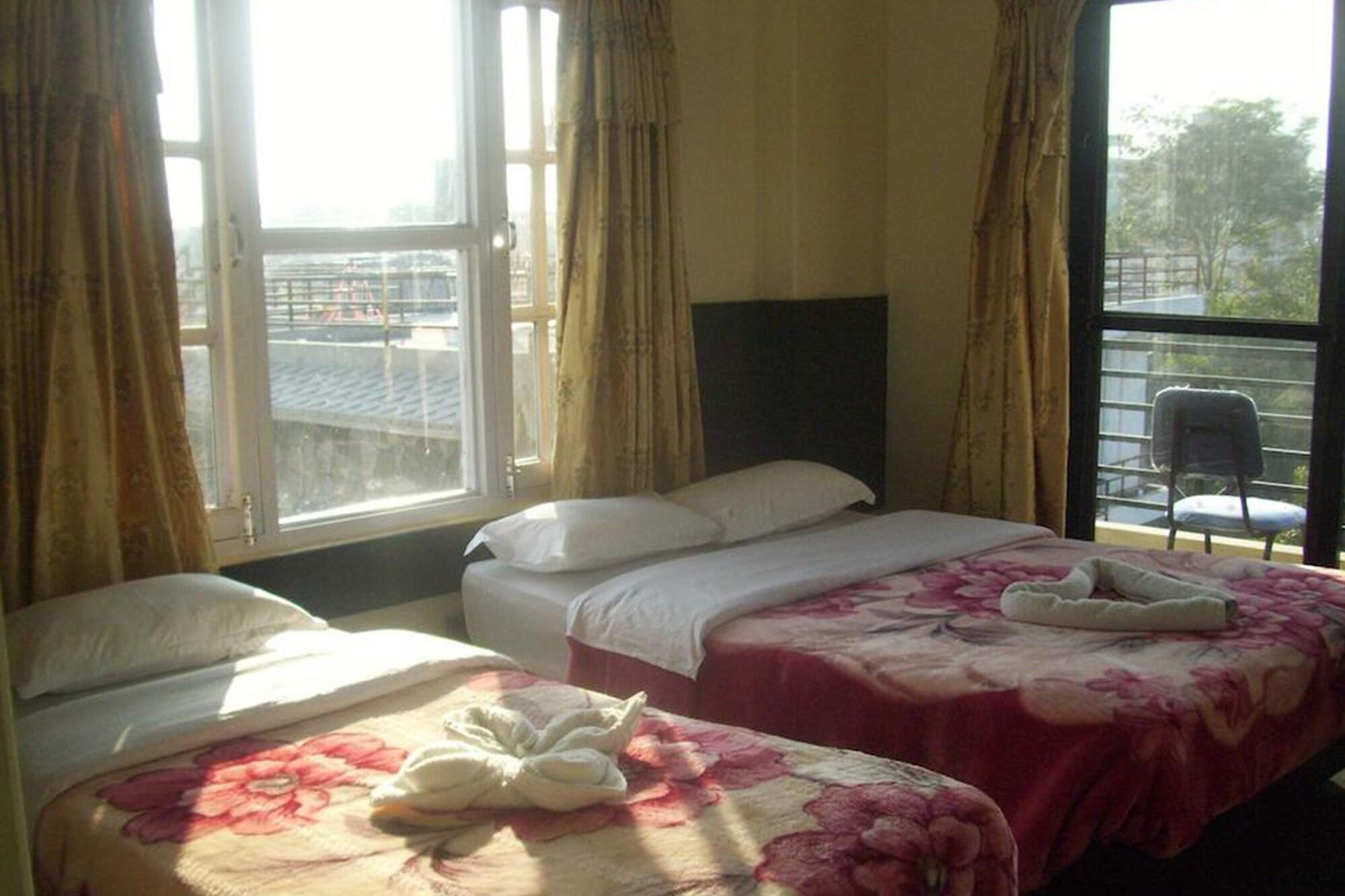 Hotel The Billabong Garden Pokhara Exteriör bild